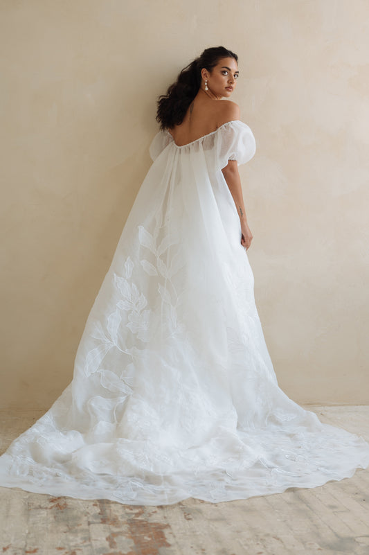 Giselle Cape