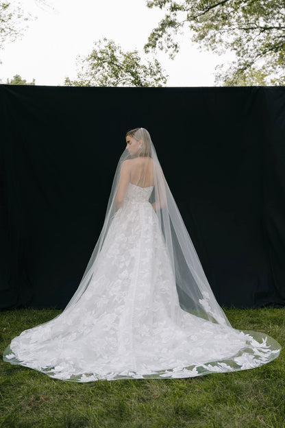 GWENDOLYN VEIL