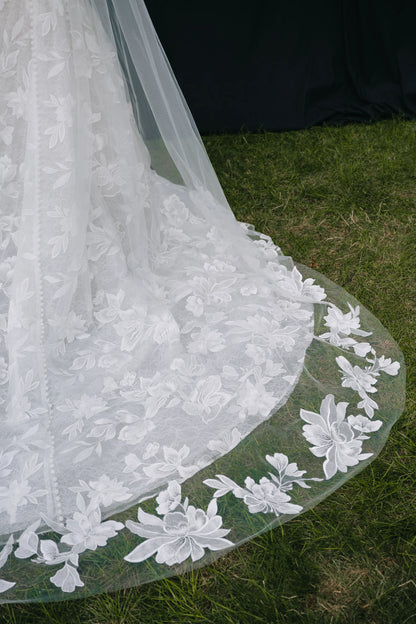 GWENDOLYN VEIL
