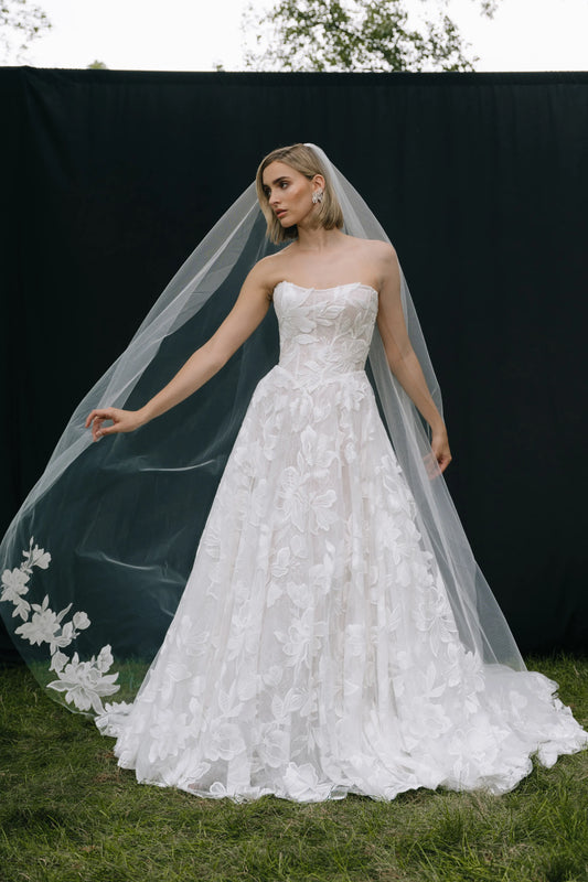 GWENDOLYN VEIL
